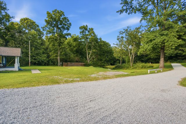 1199 Hillcrest Rd, Dickson, TN 37055