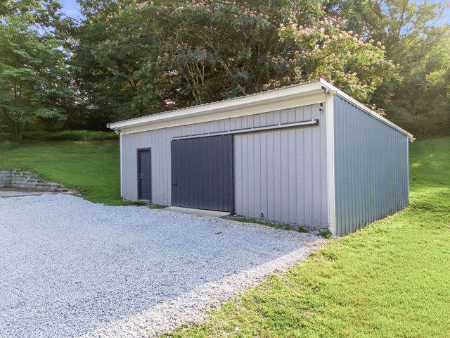 1199 Hillcrest Rd, Dickson, TN 37055
