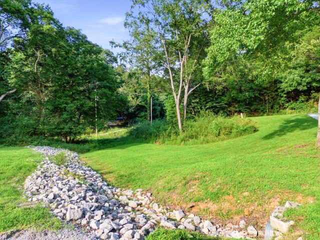 1199 Hillcrest Rd, Dickson, TN 37055