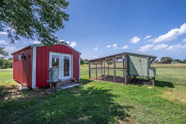 103 E Lakeview Court, Tecumseh, OK 74873