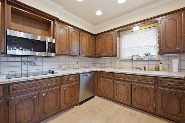 103 E Lakeview Court, Tecumseh, OK 74873