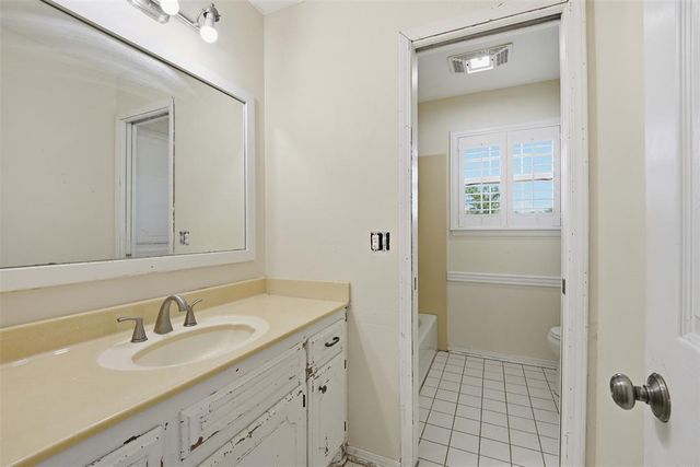 103 E Lakeview Court, Tecumseh, OK 74873