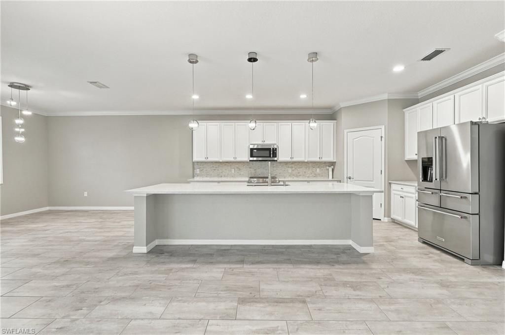 10081 Avalon Lake CIR, FORT MYERS, FL 33913 — photo 4