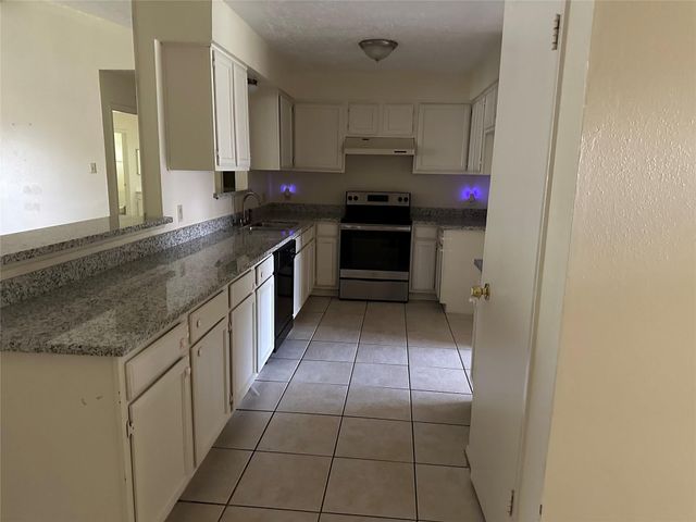 13910 Towne Way Drive, Sugar Land, TX 77498