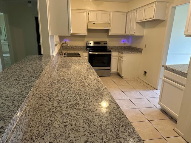 13910 Towne Way Drive, Sugar Land, TX 77498
