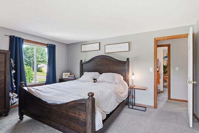 54 Hampden Ln, Agawam, MA 01001