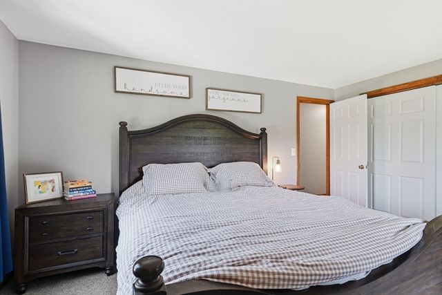 54 Hampden Ln, Agawam, MA 01001