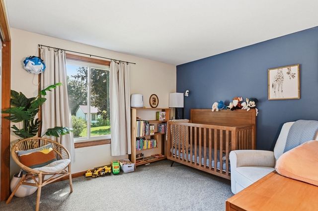 54 Hampden Ln, Agawam, MA 01001