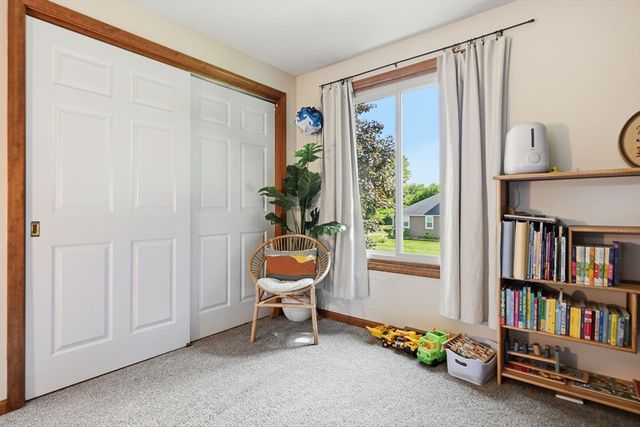 54 Hampden Ln, Agawam, MA 01001