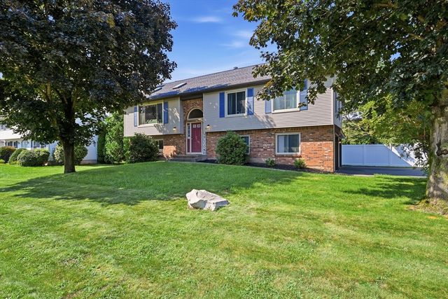 54 Hampden Ln, Agawam, MA 01001