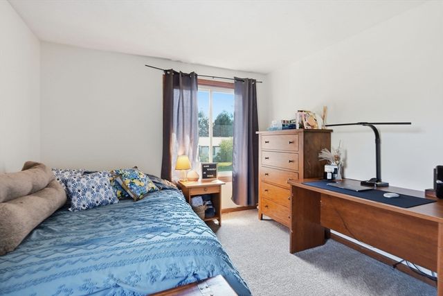 54 Hampden Ln, Agawam, MA 01001