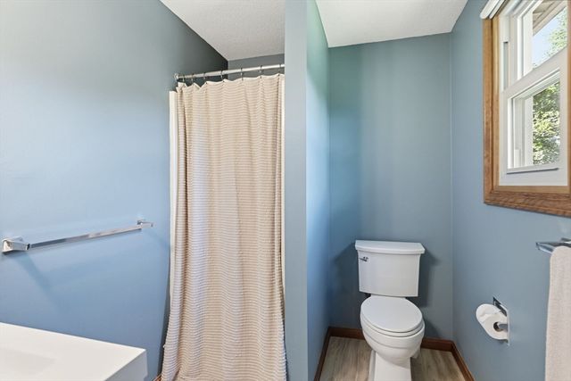 54 Hampden Ln, Agawam, MA 01001