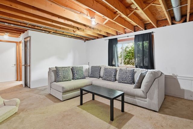 54 Hampden Ln, Agawam, MA 01001