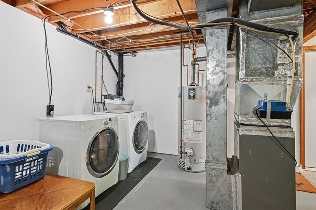 54 Hampden Ln, Agawam, MA 01001