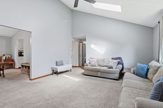 54 Hampden Ln, Agawam, MA 01001