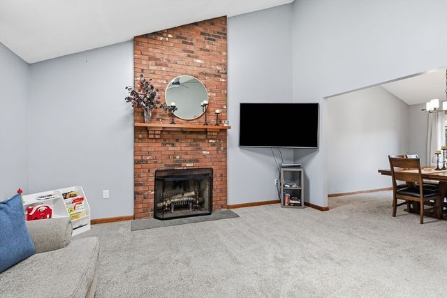 54 Hampden Ln, Agawam, MA 01001