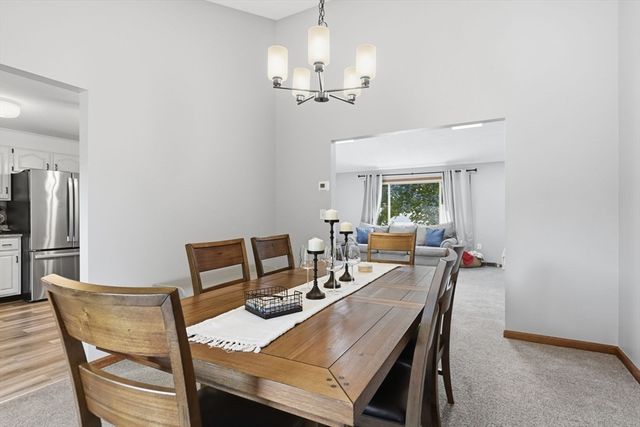 54 Hampden Ln, Agawam, MA 01001