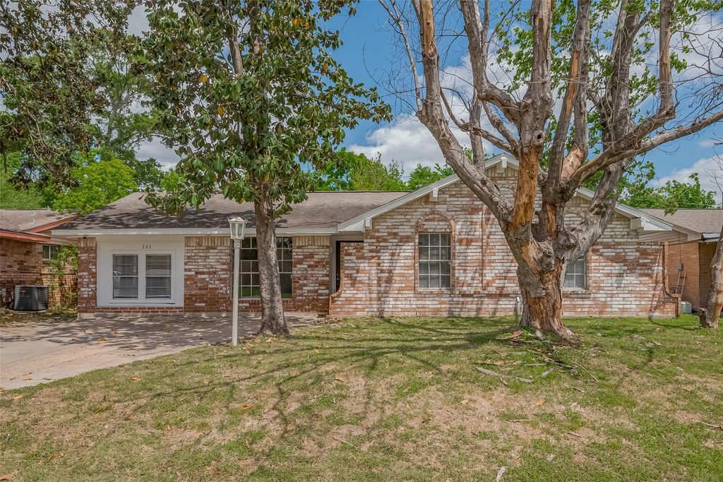 206 Beaver Bend Road, Houston, TX 77037