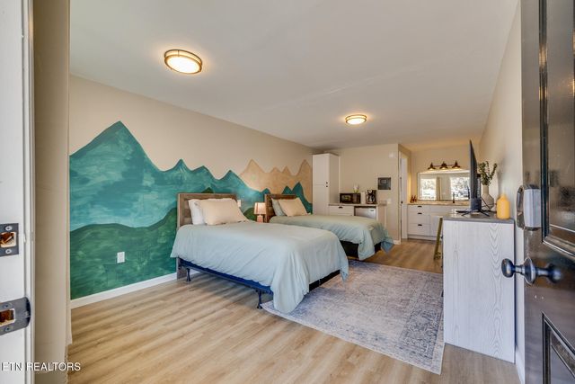 E 7052 E Lamar Alexander Parkway Pkwy, Townsend, TN 37882