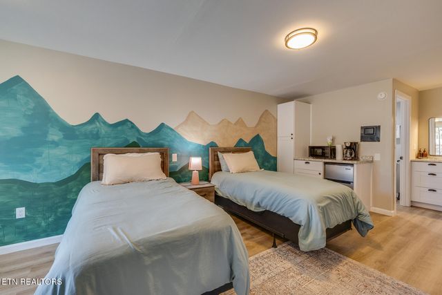 E 7052 E Lamar Alexander Parkway Pkwy, Townsend, TN 37882