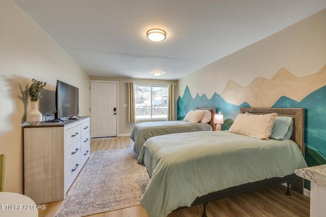 E 7052 E Lamar Alexander Parkway Pkwy, Townsend, TN 37882