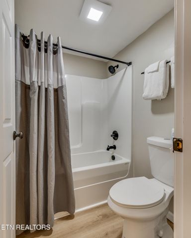 E 7052 E Lamar Alexander Parkway Pkwy, Townsend, TN 37882