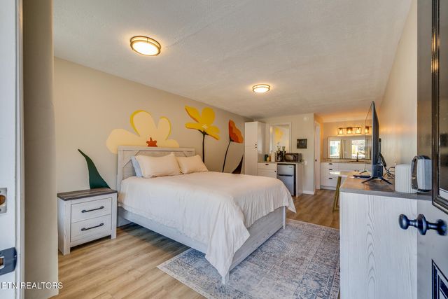 E 7052 E Lamar Alexander Parkway Pkwy, Townsend, TN 37882