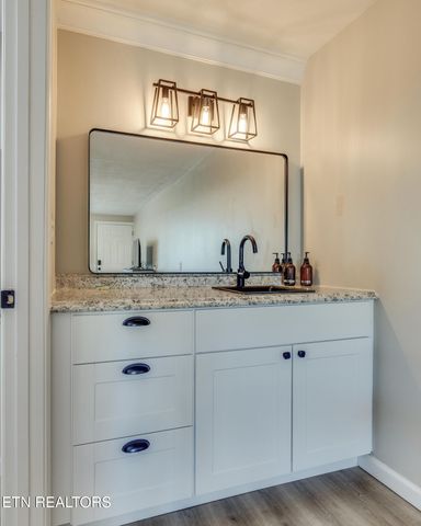 E 7052 E Lamar Alexander Parkway Pkwy, Townsend, TN 37882