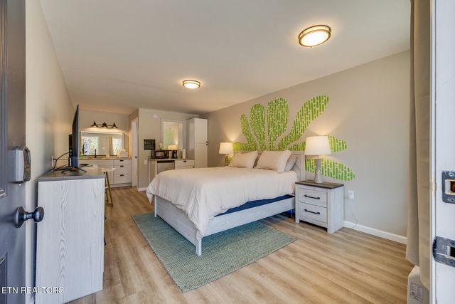 E 7052 E Lamar Alexander Parkway Pkwy, Townsend, TN 37882