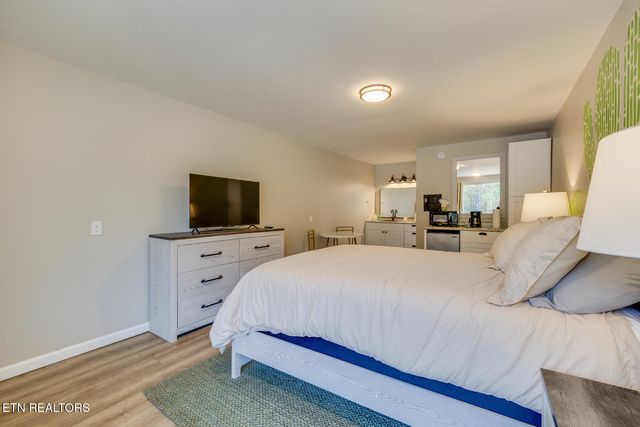 E 7052 E Lamar Alexander Parkway Pkwy, Townsend, TN 37882