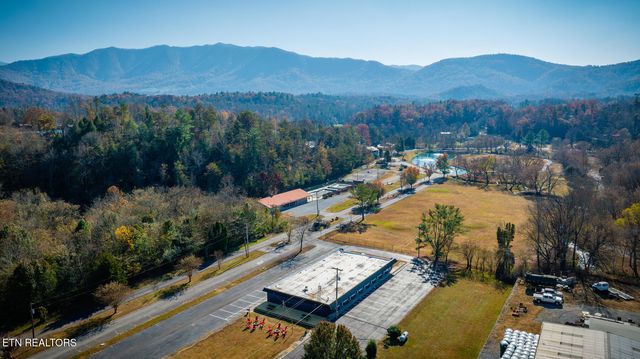 E 7052 E Lamar Alexander Parkway Pkwy, Townsend, TN 37882