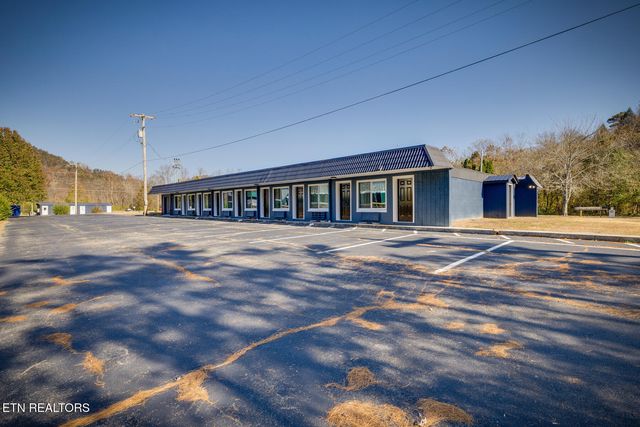 E 7052 E Lamar Alexander Parkway Pkwy, Townsend, TN 37882