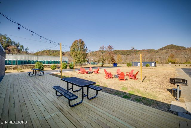 E 7052 E Lamar Alexander Parkway Pkwy, Townsend, TN 37882