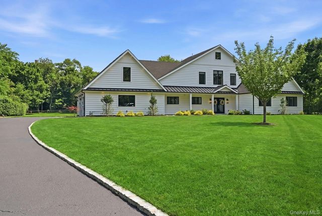 7 Fleet Court, Northport, NY 11768