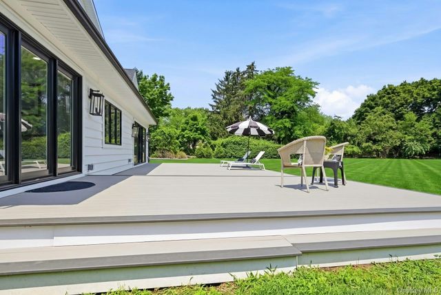 7 Fleet Court, Northport, NY 11768