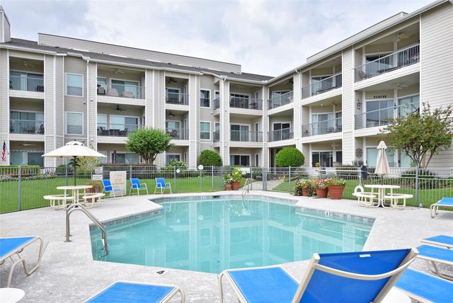 12800 Melville Drive 106A, Montgomery, TX 77356