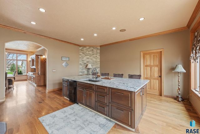 6301 S Grand Prairie Dr Drive, Sioux Falls, SD 57108