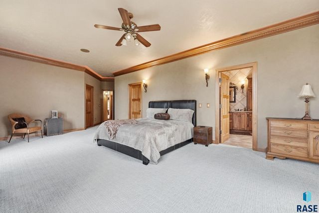 6301 S Grand Prairie Dr Drive, Sioux Falls, SD 57108