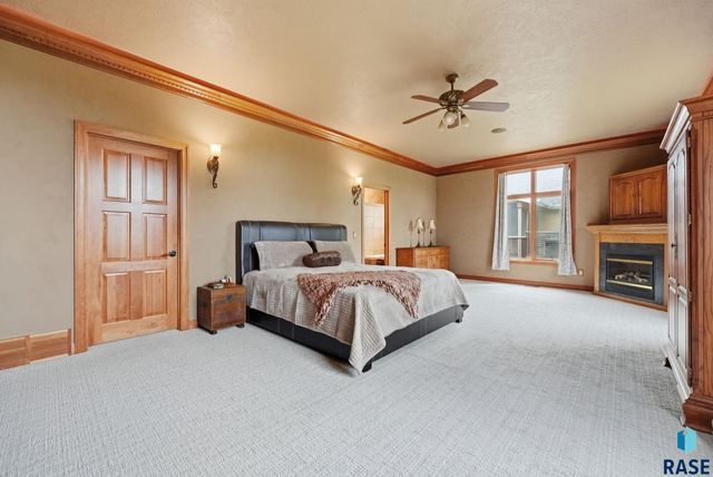 6301 S Grand Prairie Dr Drive, Sioux Falls, SD 57108