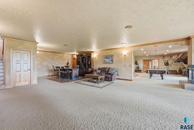 6301 S Grand Prairie Dr Drive, Sioux Falls, SD 57108