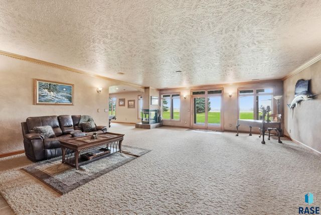 6301 S Grand Prairie Dr Drive, Sioux Falls, SD 57108