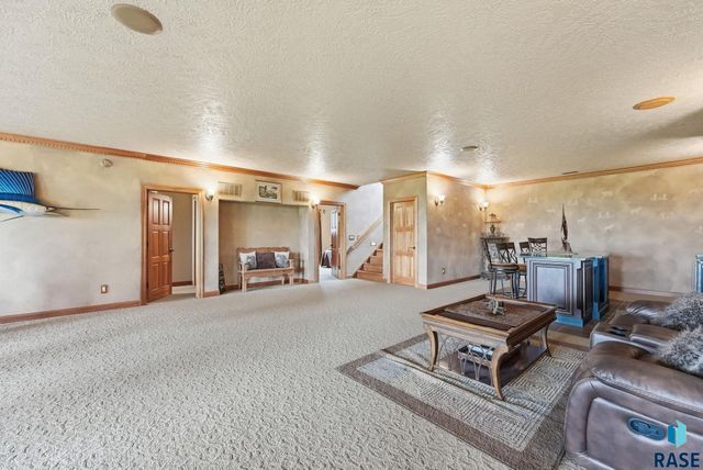 6301 S Grand Prairie Dr Drive, Sioux Falls, SD 57108