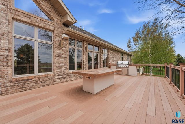 6301 S Grand Prairie Dr Drive, Sioux Falls, SD 57108