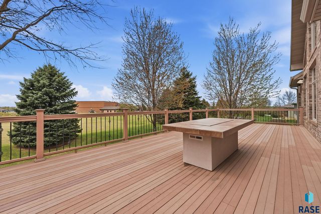 6301 S Grand Prairie Dr Drive, Sioux Falls, SD 57108