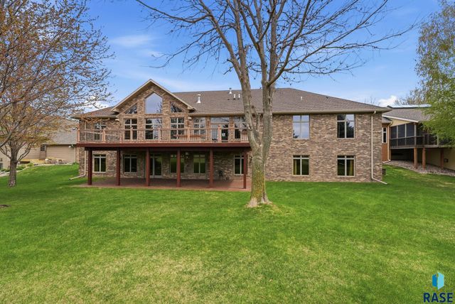 6301 S Grand Prairie Dr Drive, Sioux Falls, SD 57108