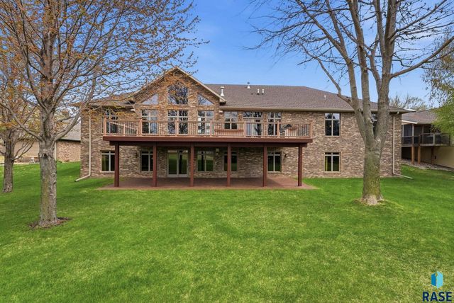 6301 S Grand Prairie Dr Drive, Sioux Falls, SD 57108