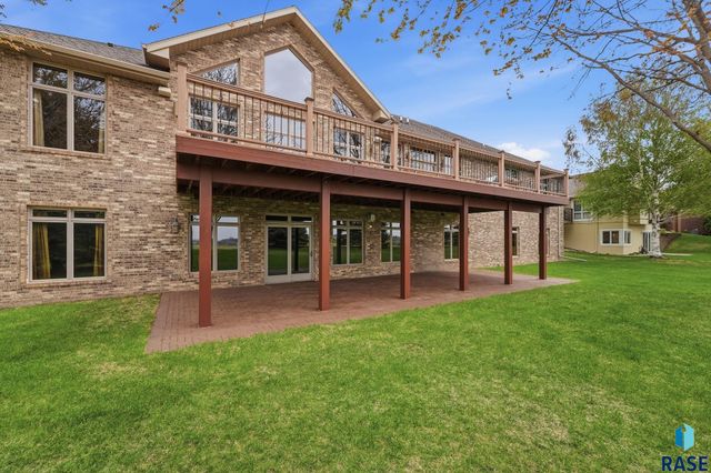 6301 S Grand Prairie Dr Drive, Sioux Falls, SD 57108