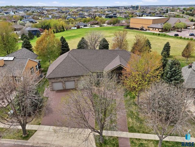 6301 S Grand Prairie Dr Drive, Sioux Falls, SD 57108
