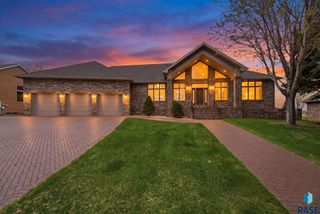 6301 S Grand Prairie Dr Drive, Sioux Falls, SD 57108