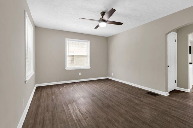 1059 Lawrence Drive, Columbus, OH 43207